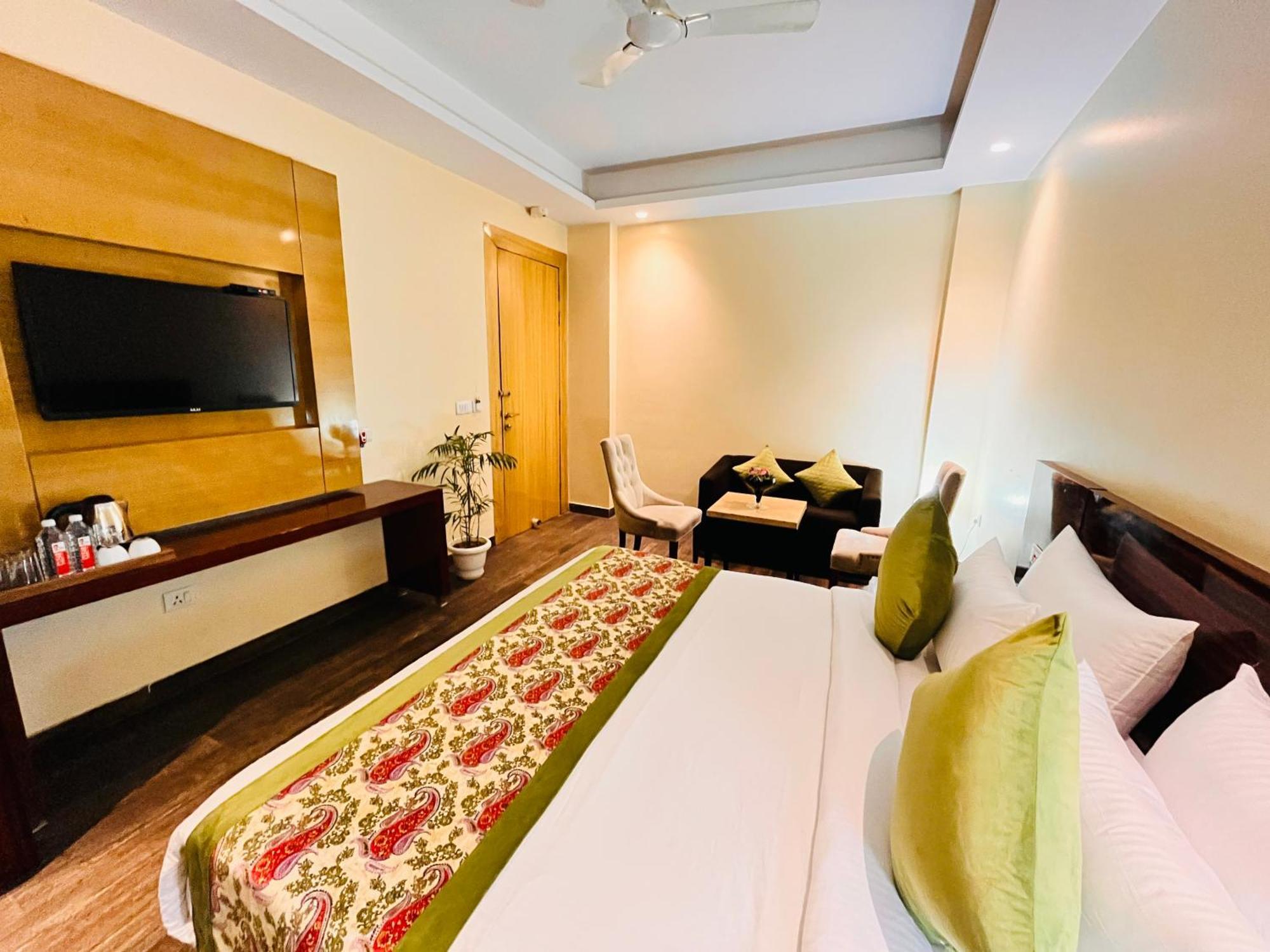 Hotel Banz Near Indira Gandhi Airport Delhi นิวเดลี ภายนอก รูปภาพ