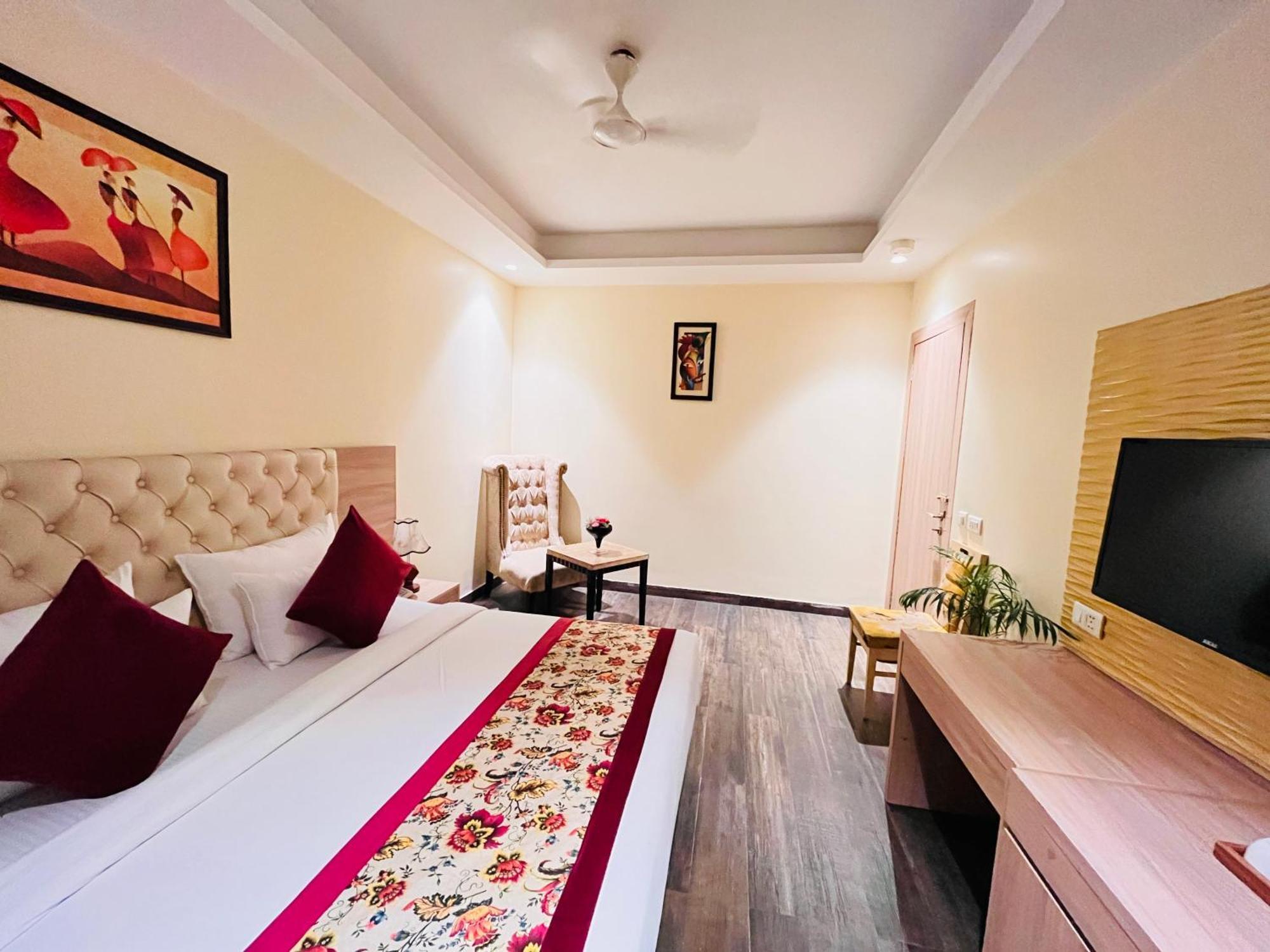 Hotel Banz Near Indira Gandhi Airport Delhi นิวเดลี ภายนอก รูปภาพ