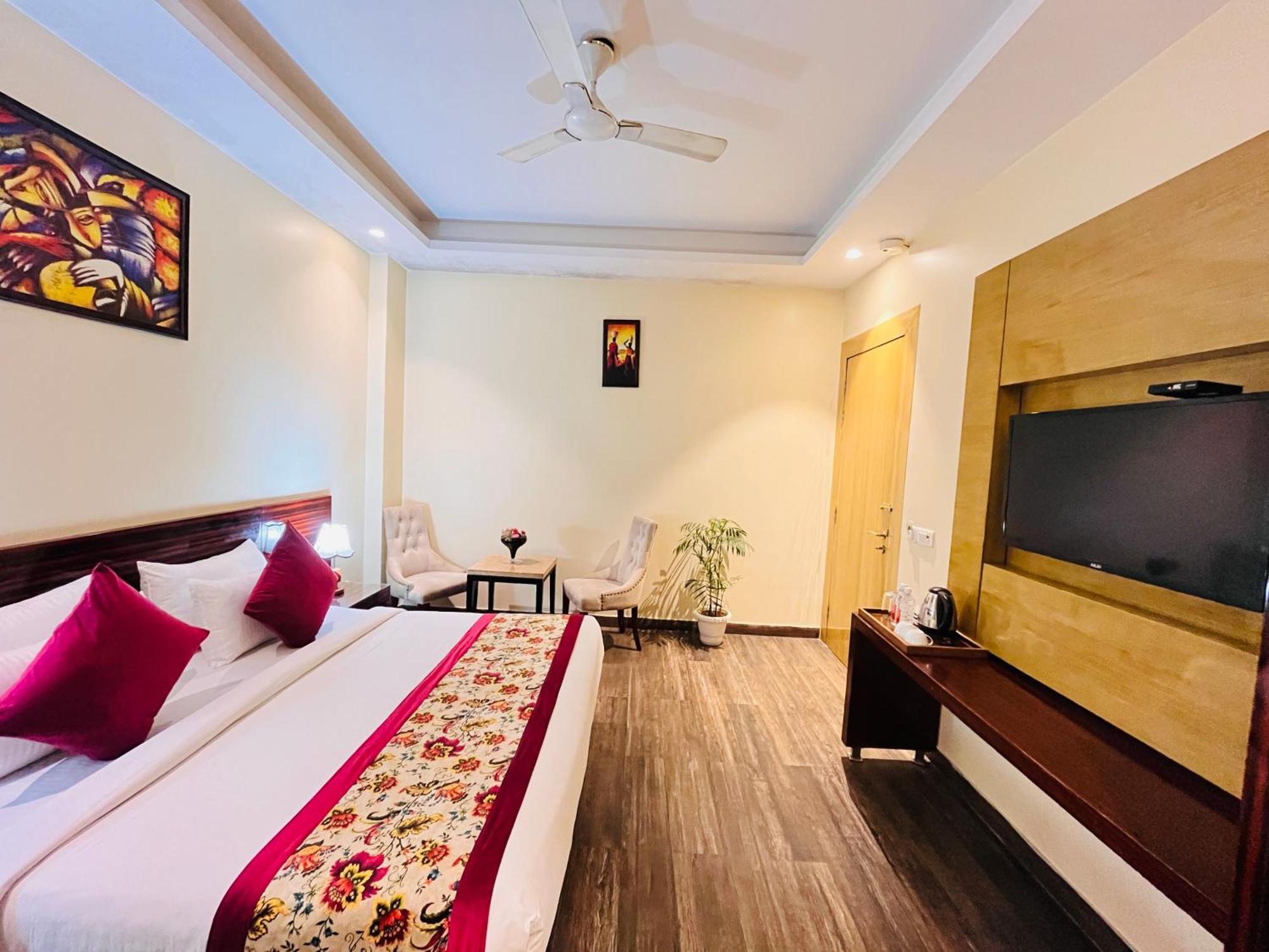 Hotel Banz Near Indira Gandhi Airport Delhi นิวเดลี ภายนอก รูปภาพ
