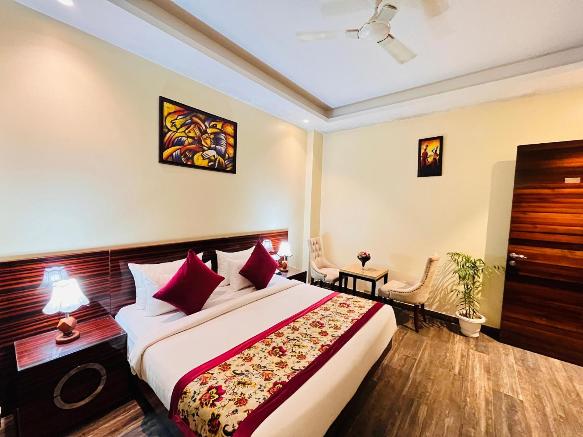 Hotel Banz Near Indira Gandhi Airport Delhi นิวเดลี ภายนอก รูปภาพ