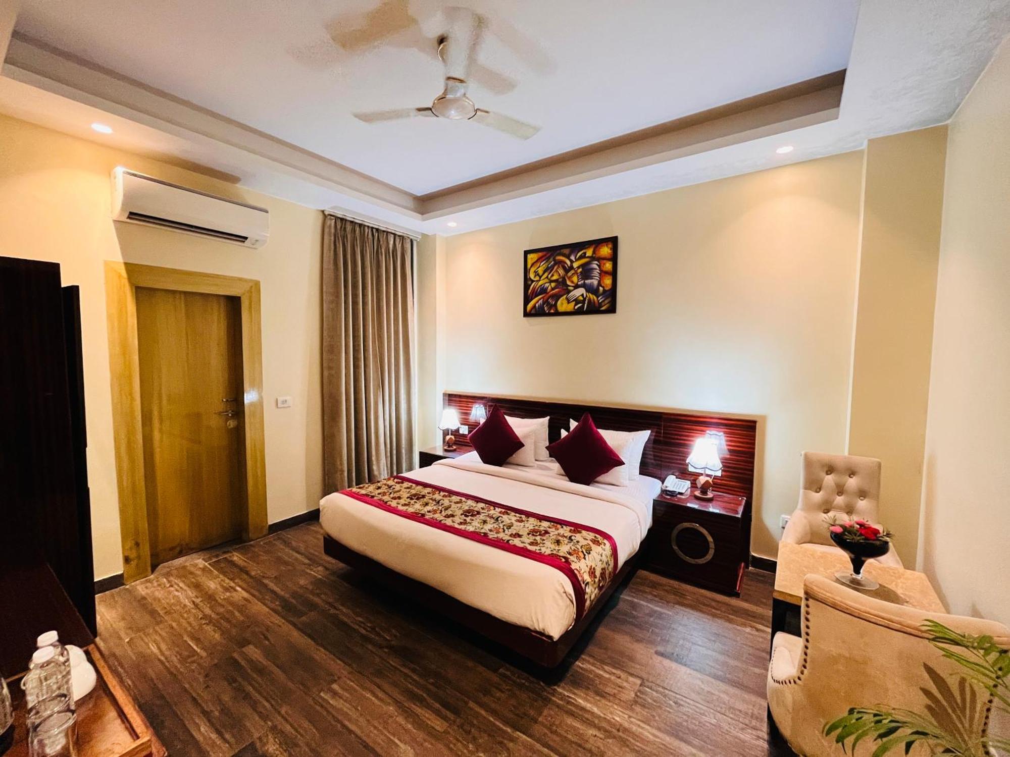 Hotel Banz Near Indira Gandhi Airport Delhi นิวเดลี ภายนอก รูปภาพ