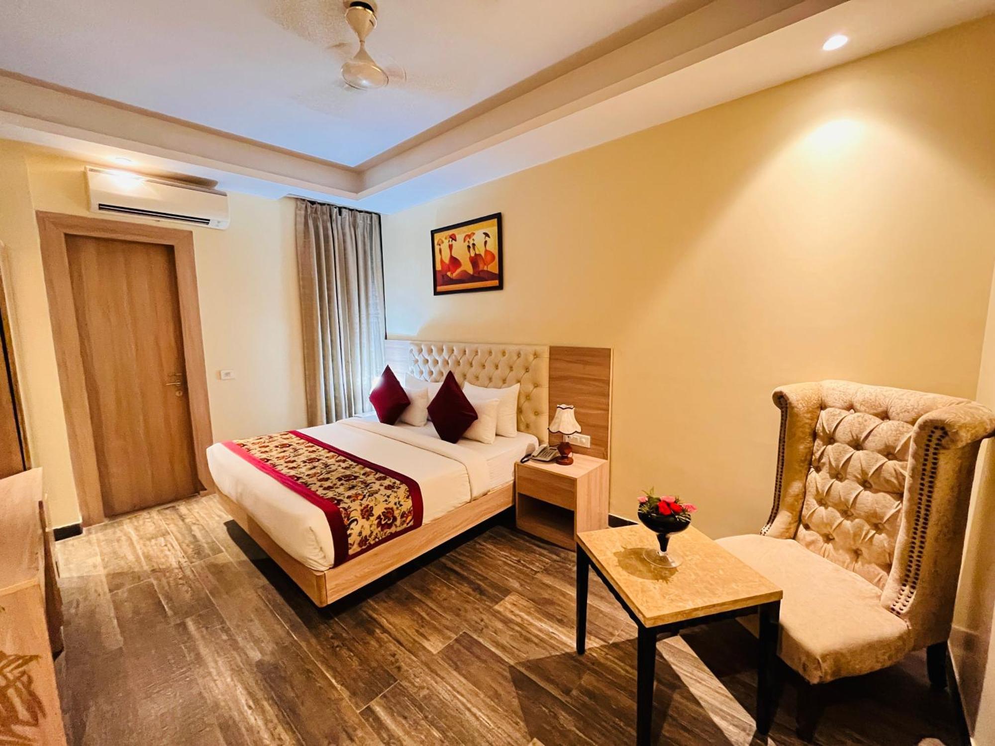 Hotel Banz Near Indira Gandhi Airport Delhi นิวเดลี ภายนอก รูปภาพ