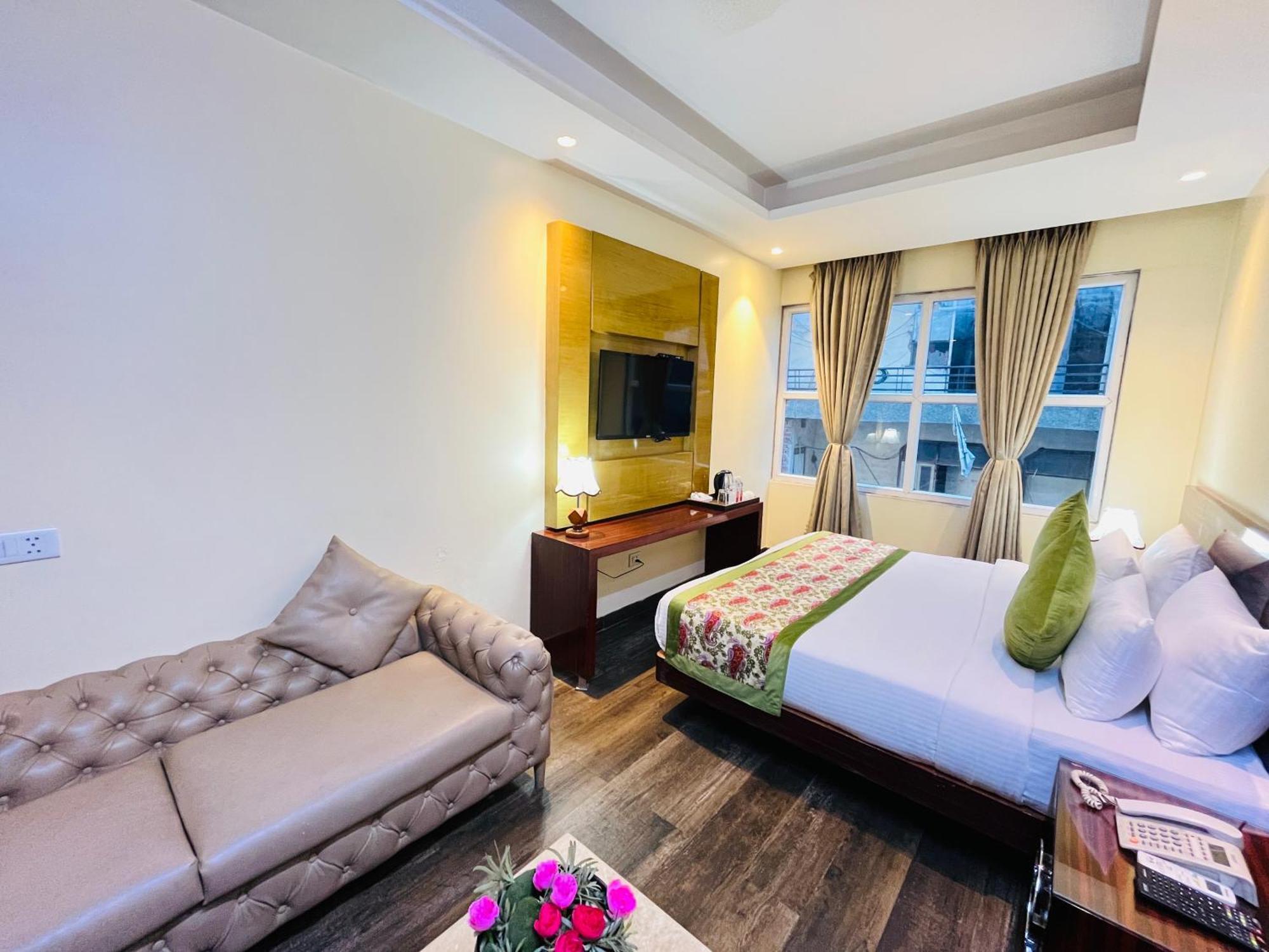 Hotel Banz Near Indira Gandhi Airport Delhi นิวเดลี ภายนอก รูปภาพ