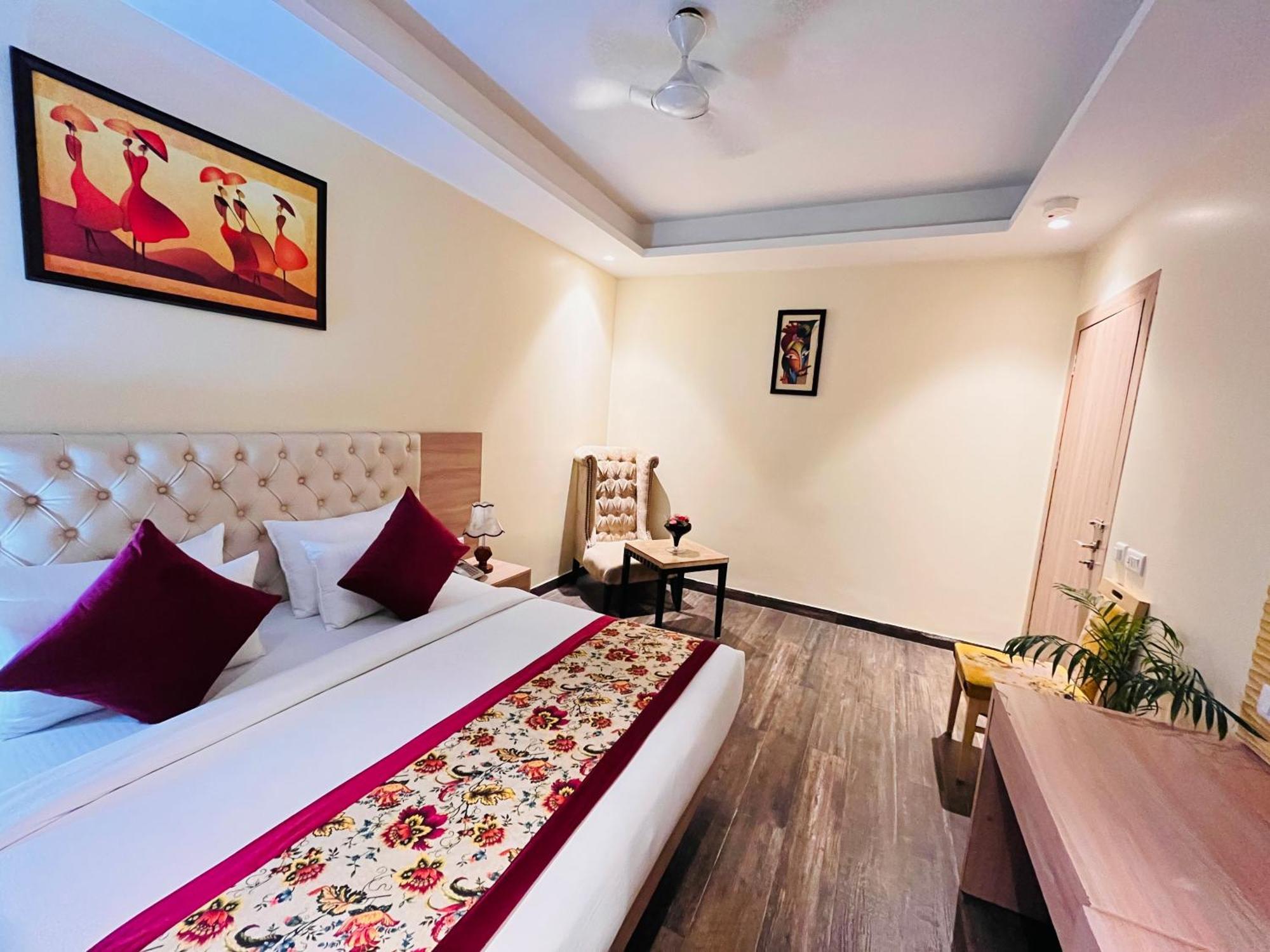 Hotel Banz Near Indira Gandhi Airport Delhi นิวเดลี ภายนอก รูปภาพ