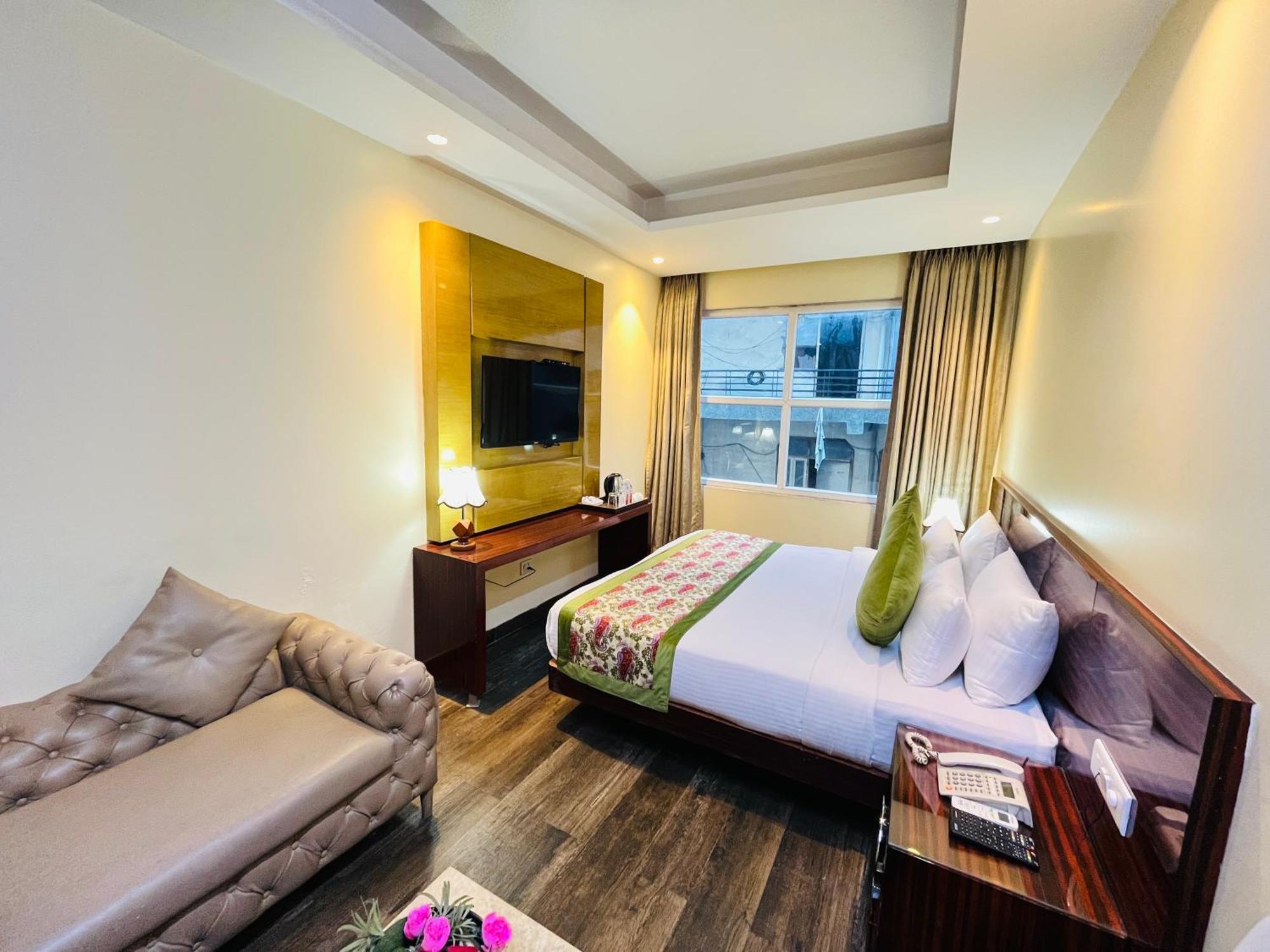 Hotel Banz Near Indira Gandhi Airport Delhi นิวเดลี ภายนอก รูปภาพ