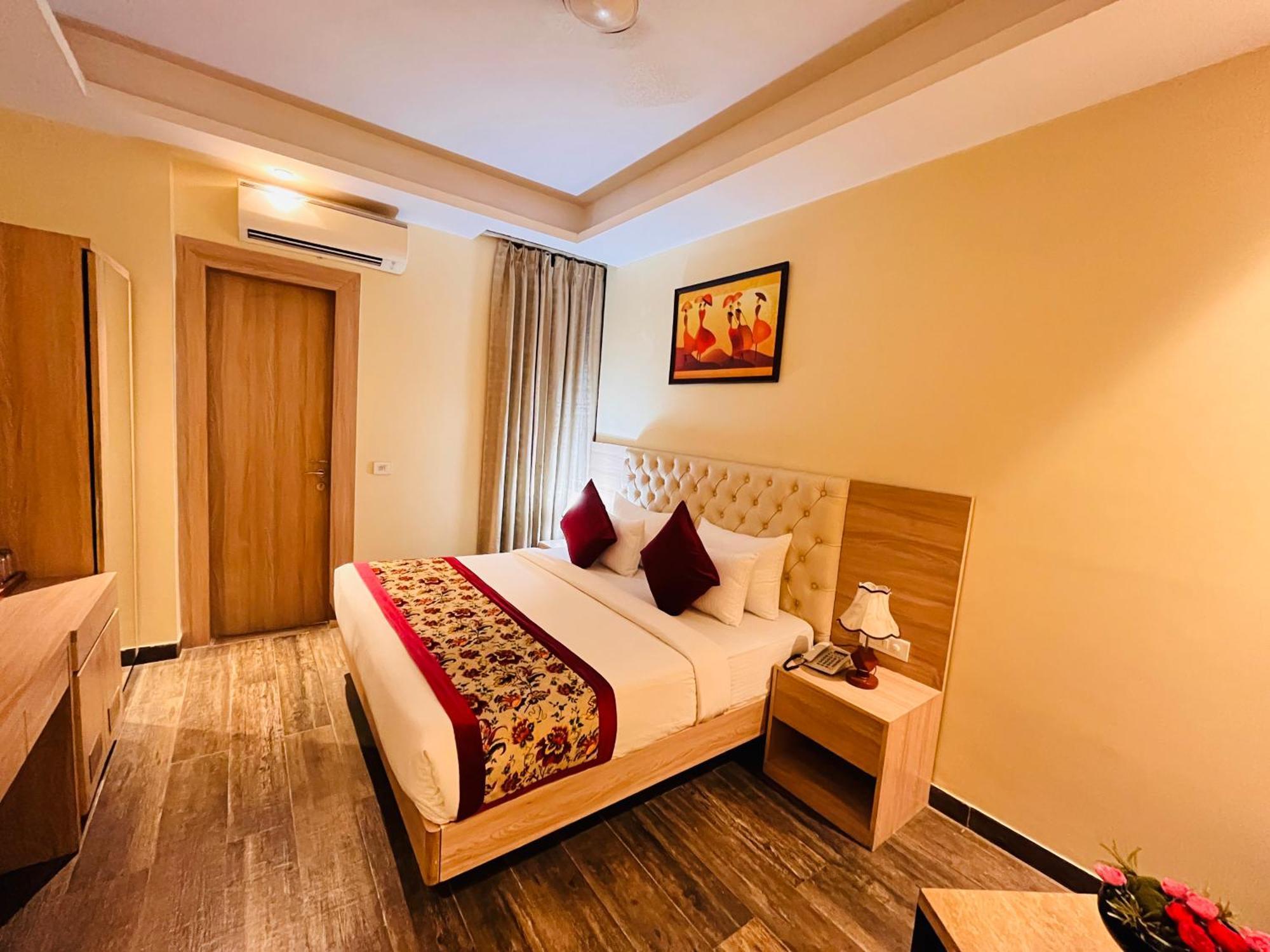 Hotel Banz Near Indira Gandhi Airport Delhi นิวเดลี ภายนอก รูปภาพ