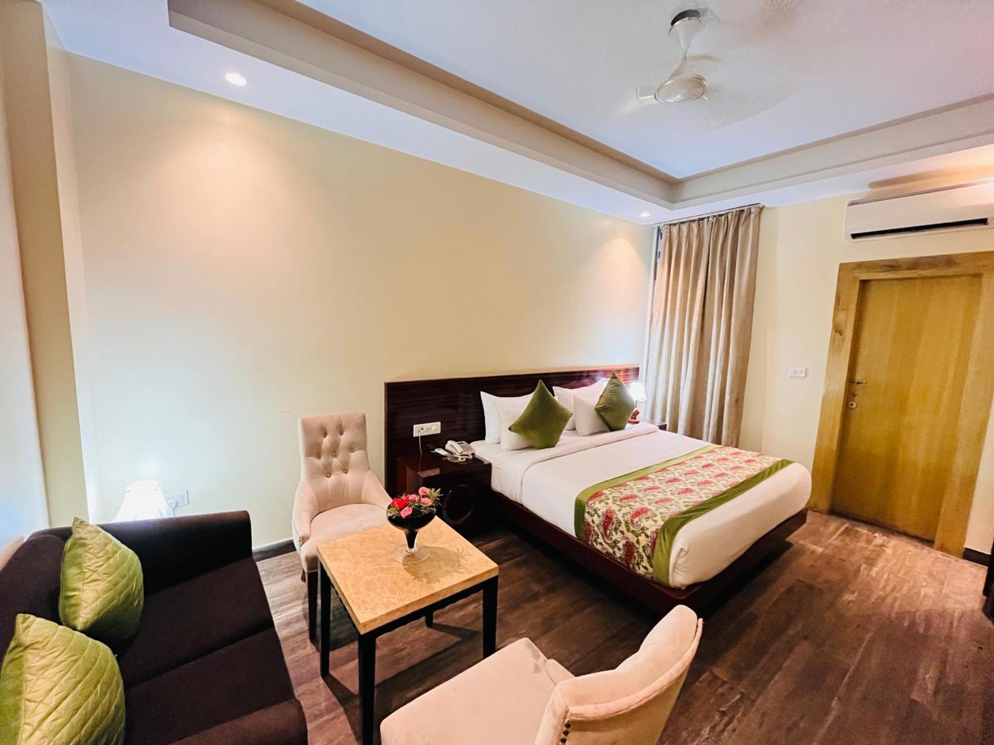 Hotel Banz Near Indira Gandhi Airport Delhi นิวเดลี ภายนอก รูปภาพ