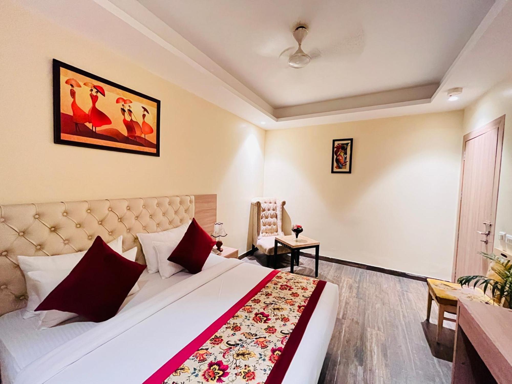 Hotel Banz Near Indira Gandhi Airport Delhi นิวเดลี ภายนอก รูปภาพ