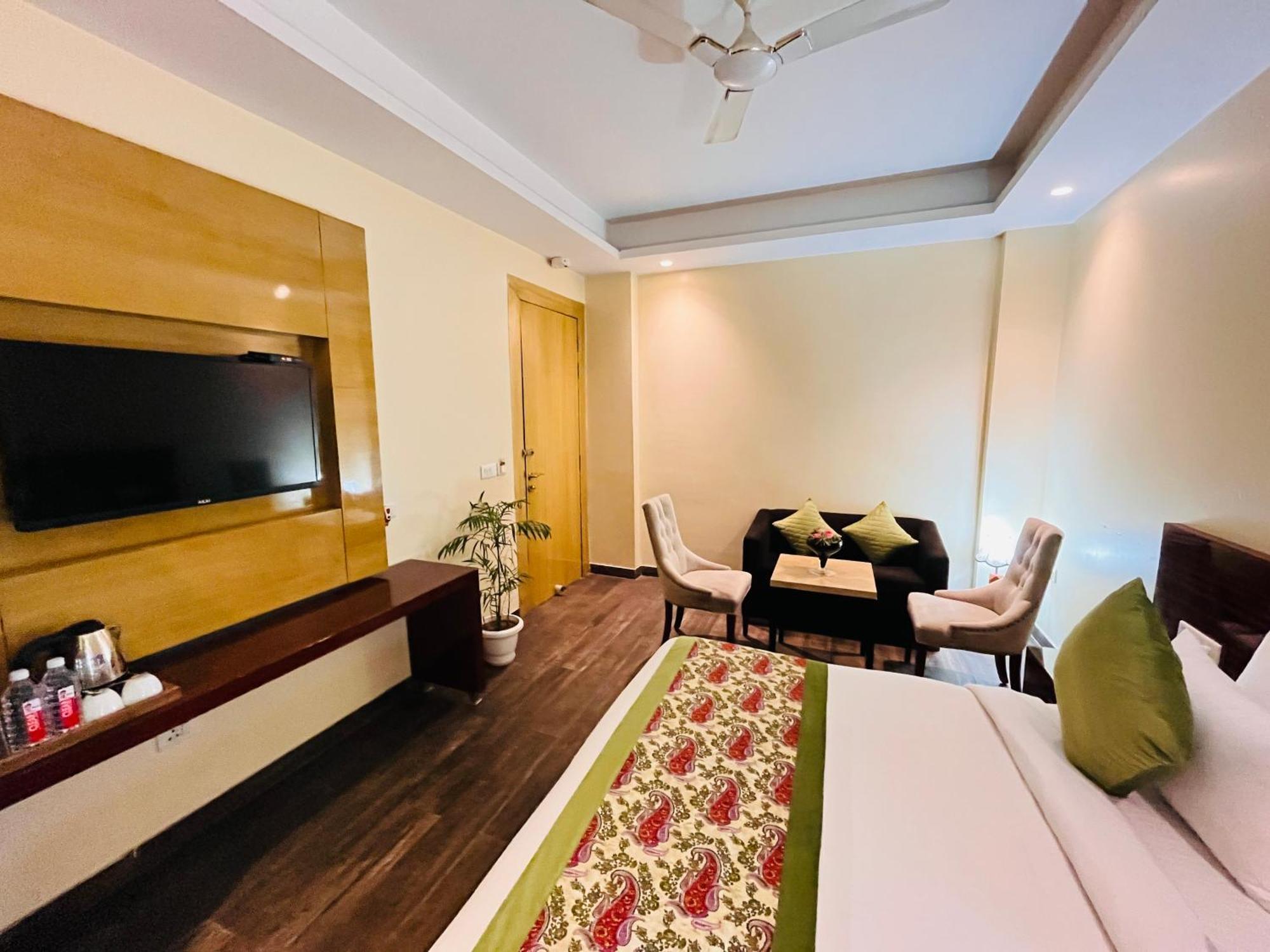 Hotel Banz Near Indira Gandhi Airport Delhi นิวเดลี ภายนอก รูปภาพ