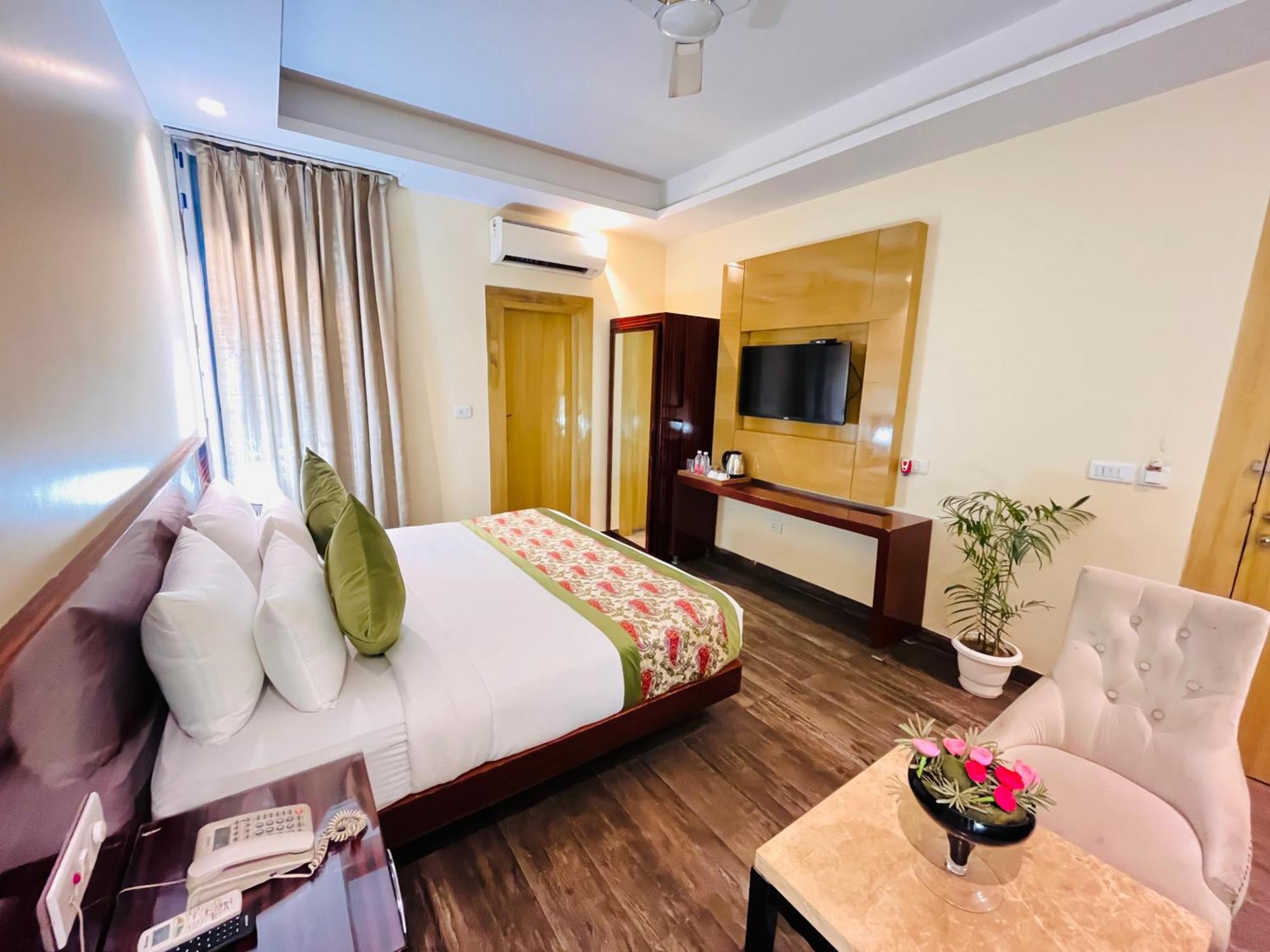Hotel Banz Near Indira Gandhi Airport Delhi นิวเดลี ภายนอก รูปภาพ